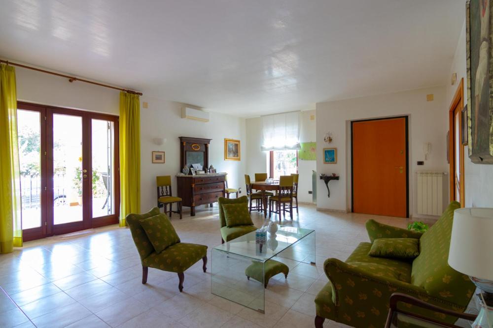Bed and Breakfast La Volpina Мартина-Франка Экстерьер фото